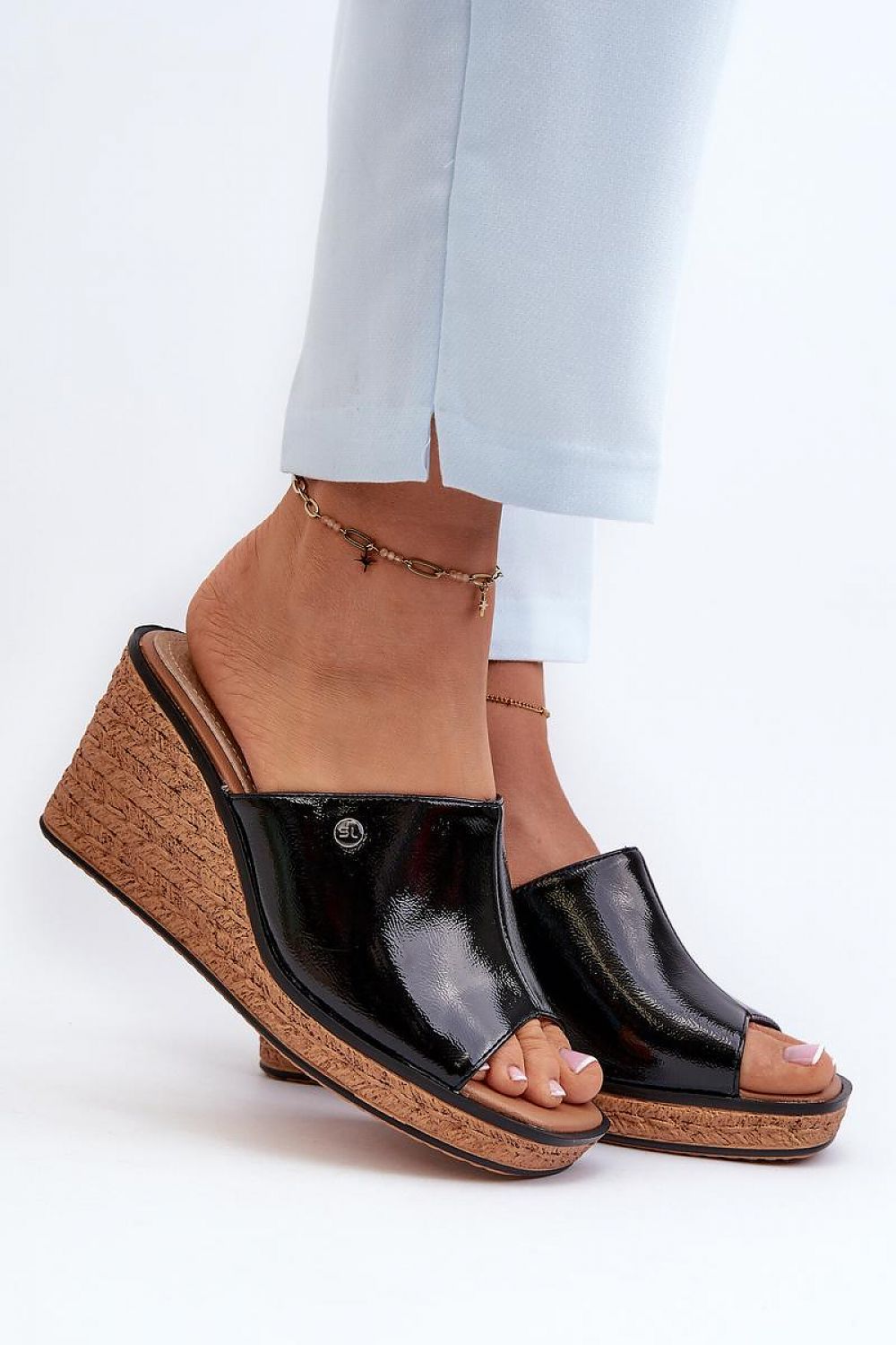 Flip-flops model 196691